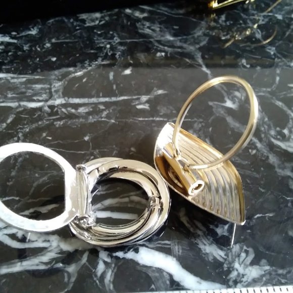 2 Vintage Scarf Clips- Silver & Gold Tone - Picture 5 of 6